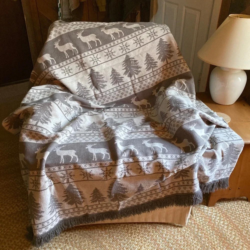 PAD Winter Scene Jacquard Throw Blanket Snowflake Deer Trees